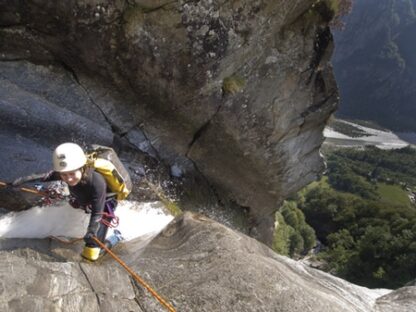 Canyoning in the Alps - door Simon Flower