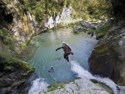 Canyoning in the Alps - door Simon Flower
